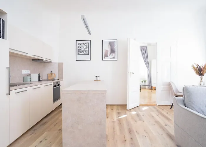 Days - Two-bedroom With Workspace Right Next To Old Town Square *