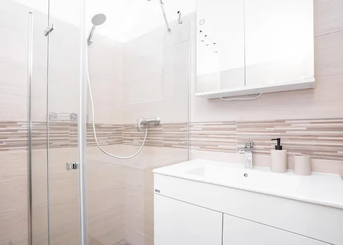 Apartmán Days - Two-bedroom With Workspace Right Next To Old Town Square