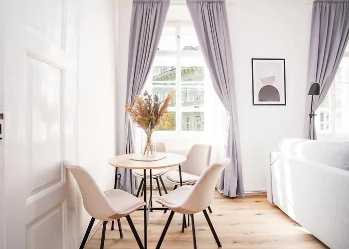 Days - Two-bedroom With Workspace Right Next To Old Town Square * Praha