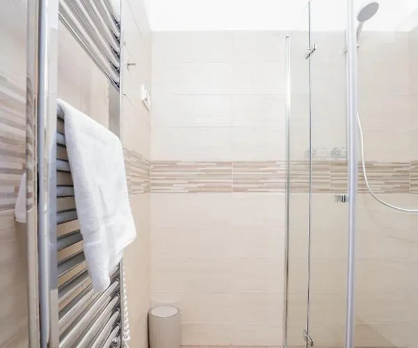 Days - Two-bedroom With Workspace Right Next To Old Town Square Apartmán *