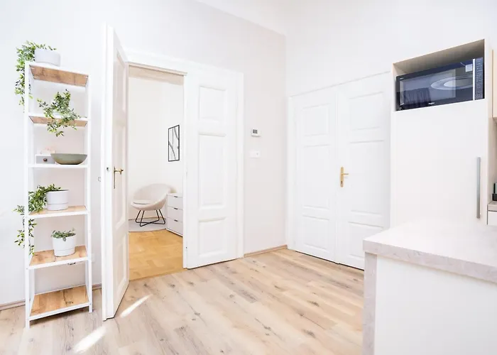 Days - Two-bedroom With Workspace Right Next To Old Town Square Apartmán