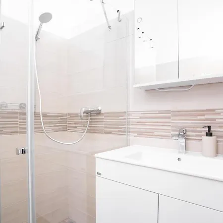شقة Days - Two-bedroom With Workspace Right Next To Old Town Square